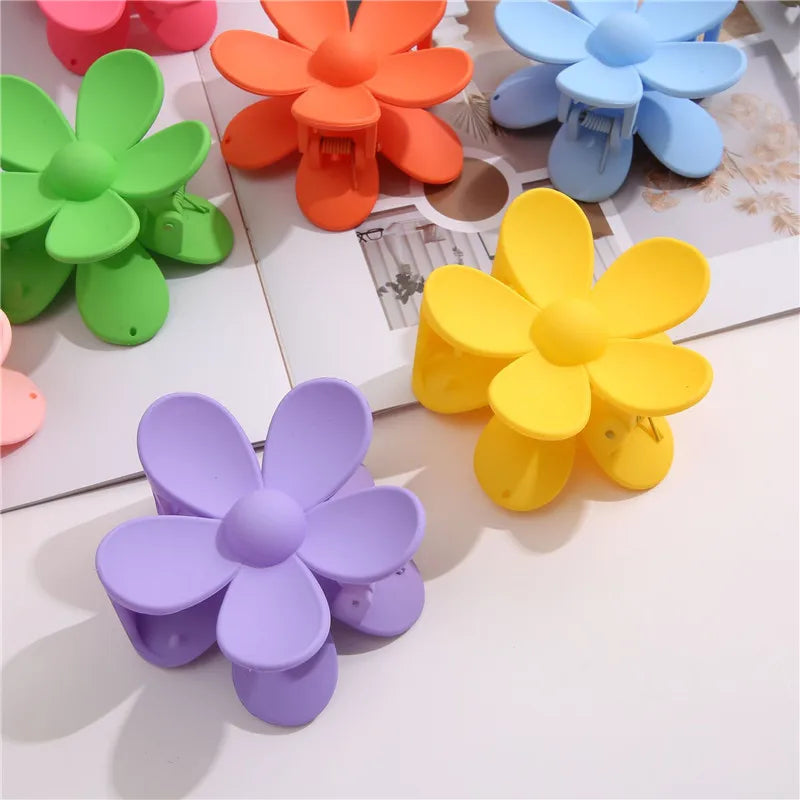 Korea Flower Shape Hair Claw Clip for Women Girls Barrette Crab Hair Claws Ponytail Hairpins Bath Barrette Headwear Accessories SuperFye 70284 SuperFye