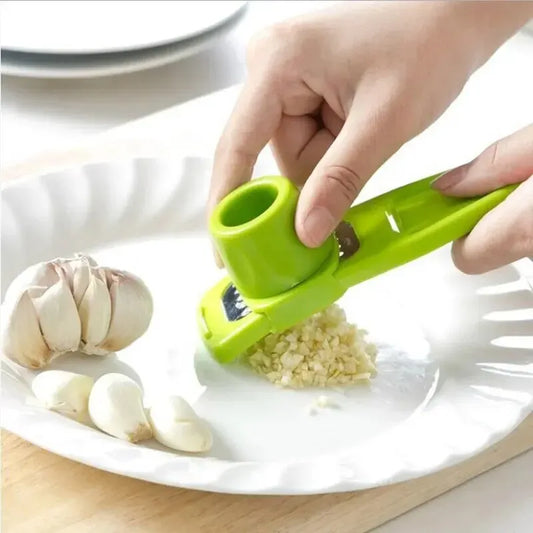 1 Pack Mini Garlic Grinder Creative Garlic Press Kitchen Garlic Mash Manual Garlic Mashing Green Kitchen Gadgets SuperFye Green SuperFye